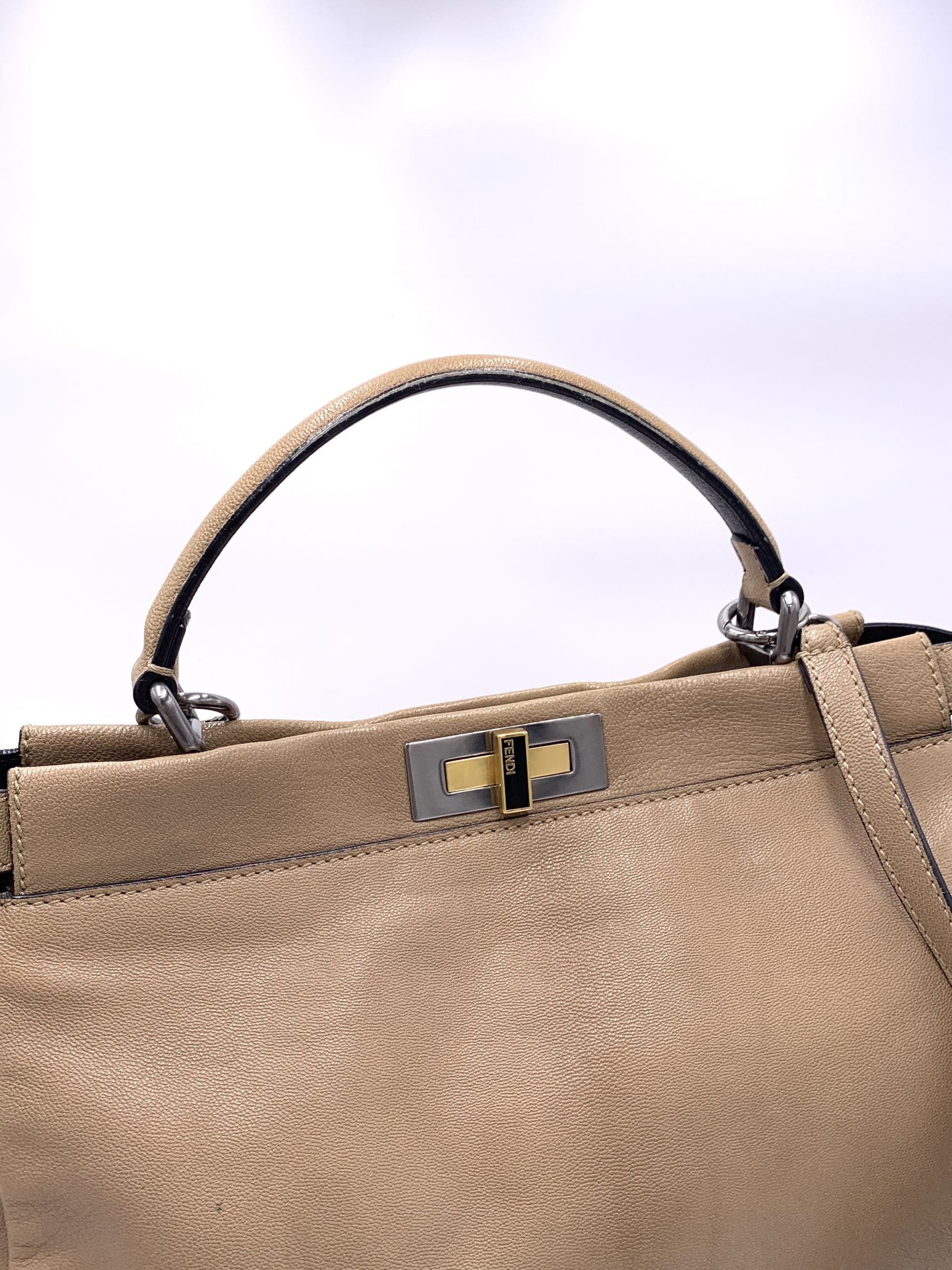 Borsa Fendi Peekaboo