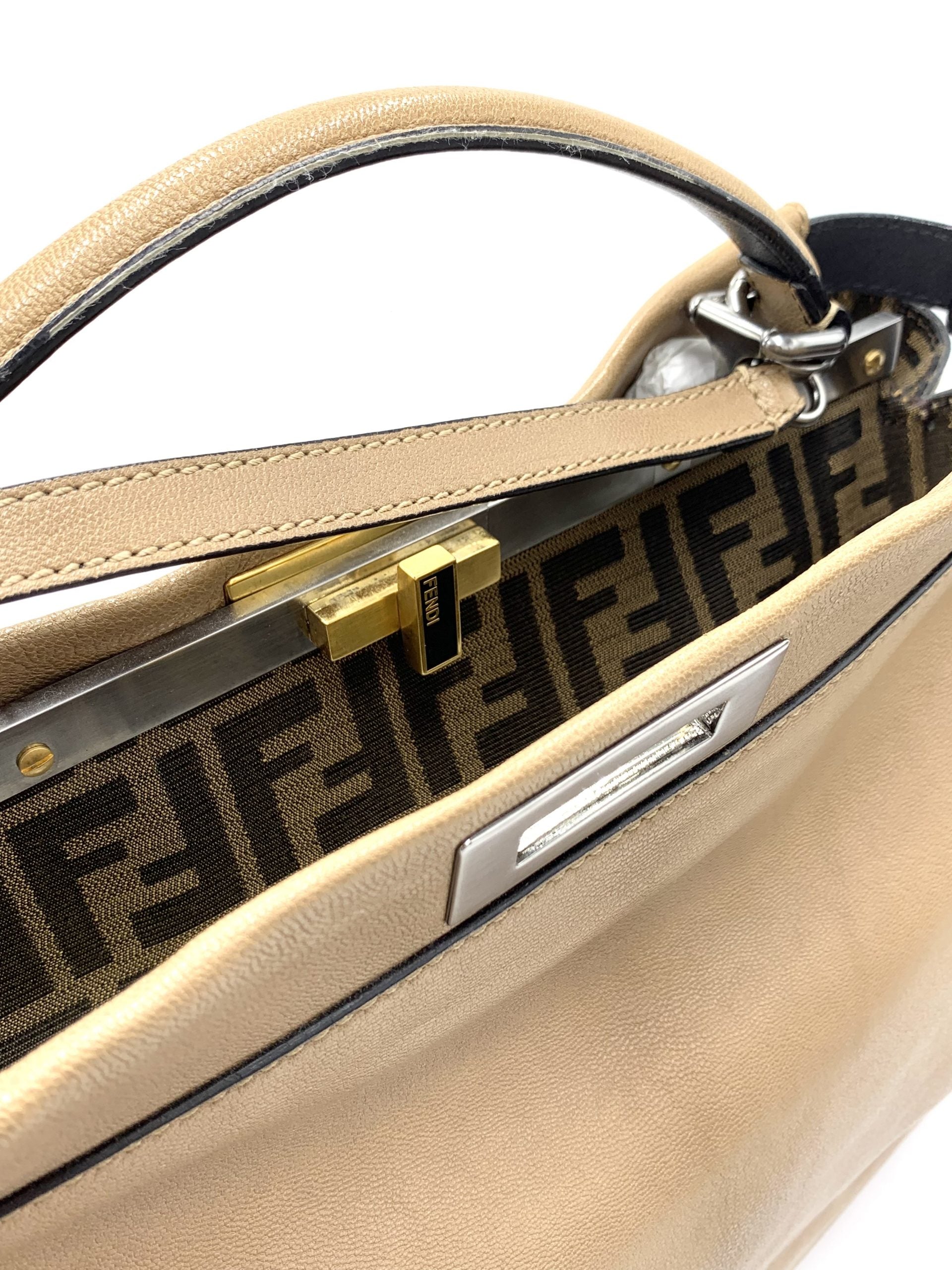 Borsa Fendi Peekaboo